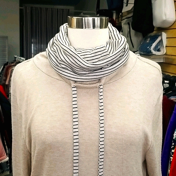Cozy long sleeve turtle neck T - Picture 3 of 3